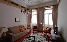 Alvares Cabral Apartamento B